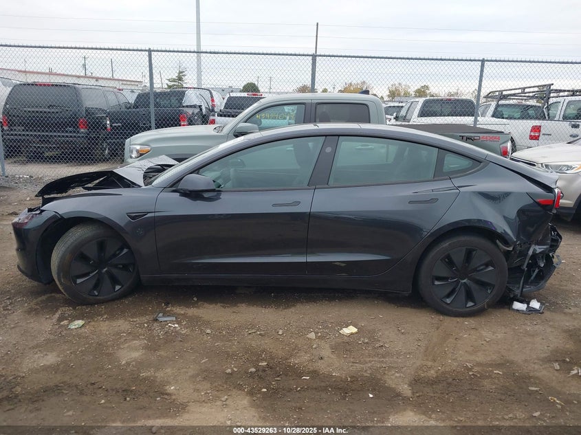 2024 Tesla Model 3 Long Range Dual Motor All-Wheel Drive VIN: 5YJ3E1EB5RF795124 Lot: 43529263