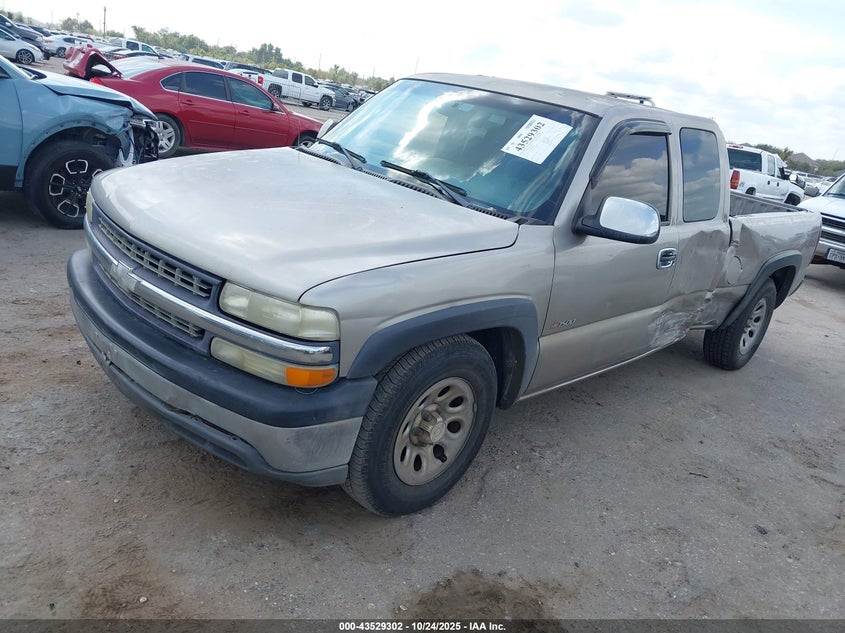 1GCEC19WX2Z111440 2002 CHEVROLET SILVERADO photo no. 2