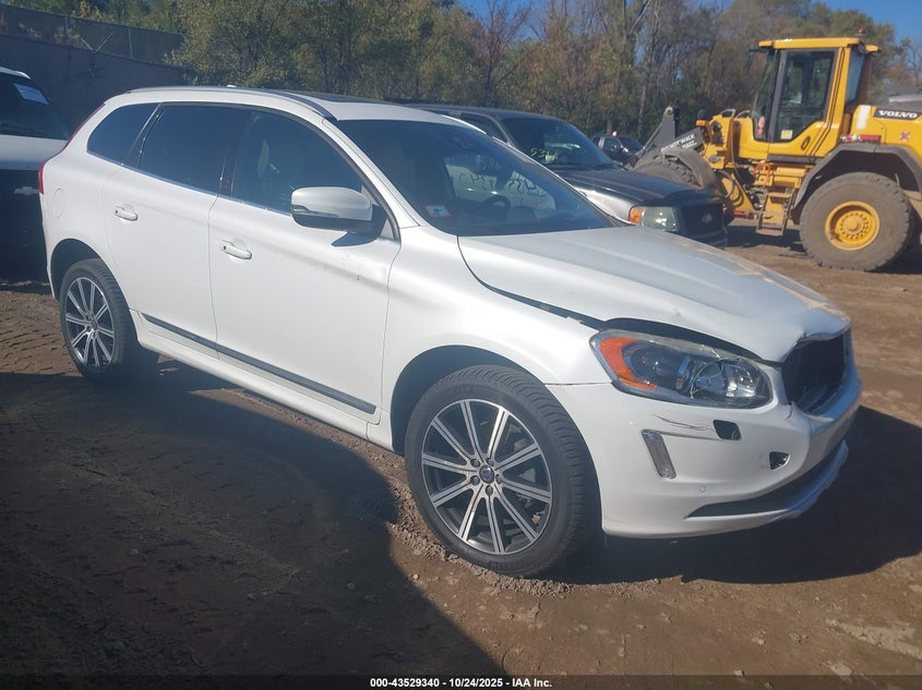 VOLVO XC60 T6 PLATINUM