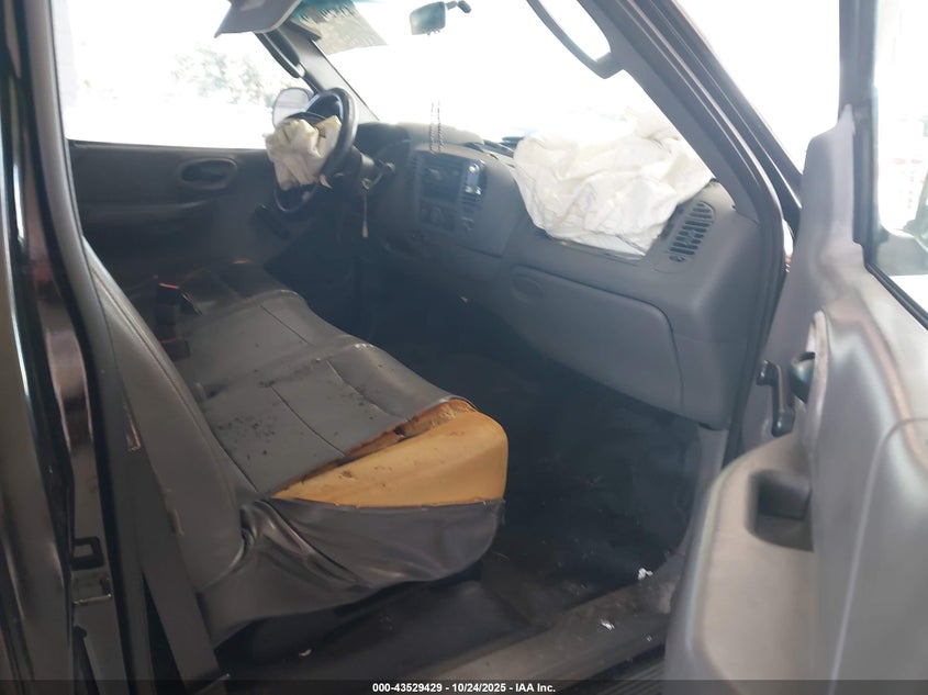 1FTRF17262NC02222 2002 FORD F-150 photo no. 5