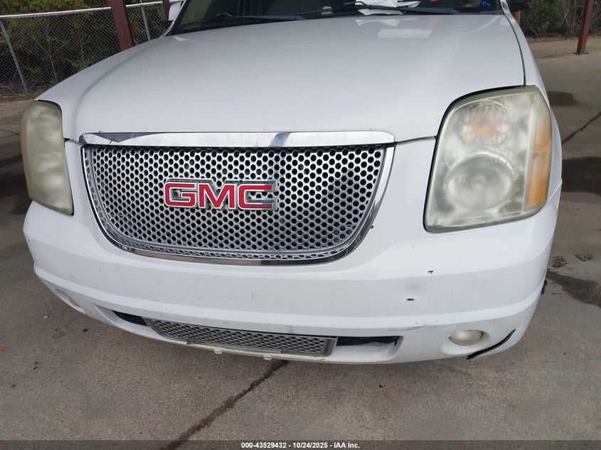 2008 GMC Yukon Denali VIN: 1GKFK63878J225499 Lot: 43529432