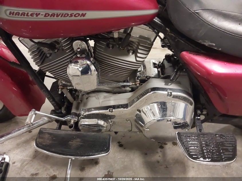 2005 Harley-Davidson Fltri VIN: 1HD1FSW1X5Y607982 Lot: 43529437