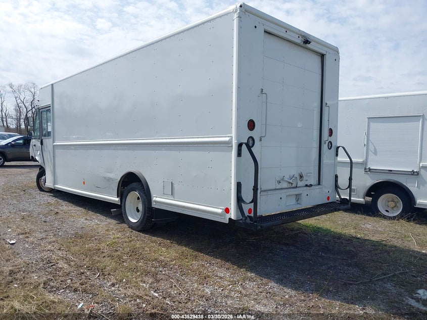 2022 FORD F-59 COMMERCIAL STRIPPED auction photo 3