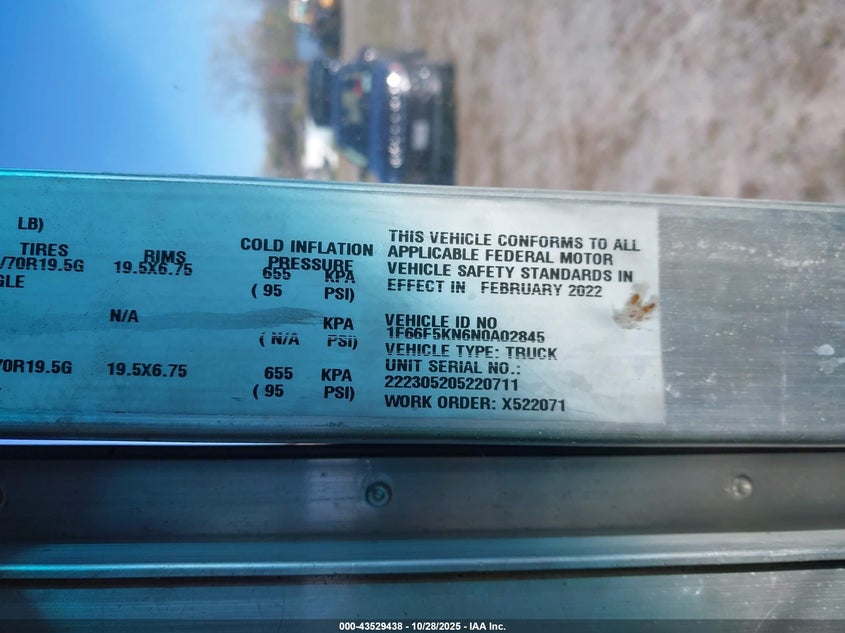 2022 FORD F-59 COMMERCIAL STRIPPED auction photo 8