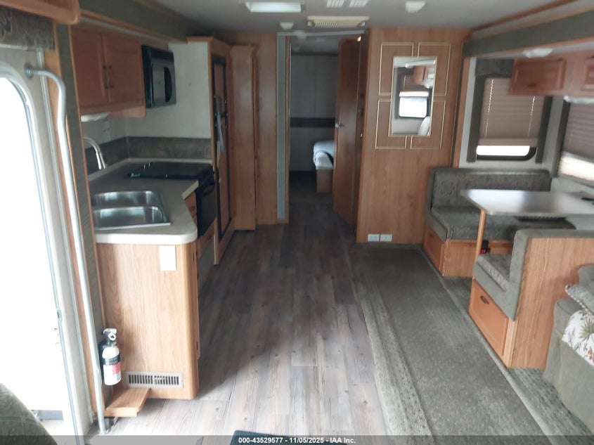 2003 Ford F550 Super Duty Stripped Chass VIN: 1FCNF53S530A07268 Lot: 43529577