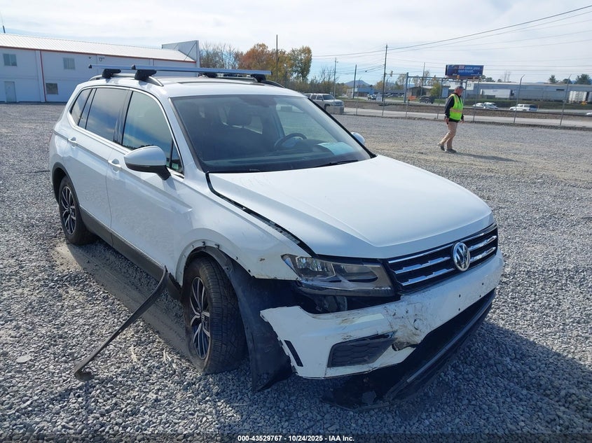 VOLKSWAGEN TIGUAN 2.0T SE/2.0T SE R-LINE BLACK/2.0T SEL