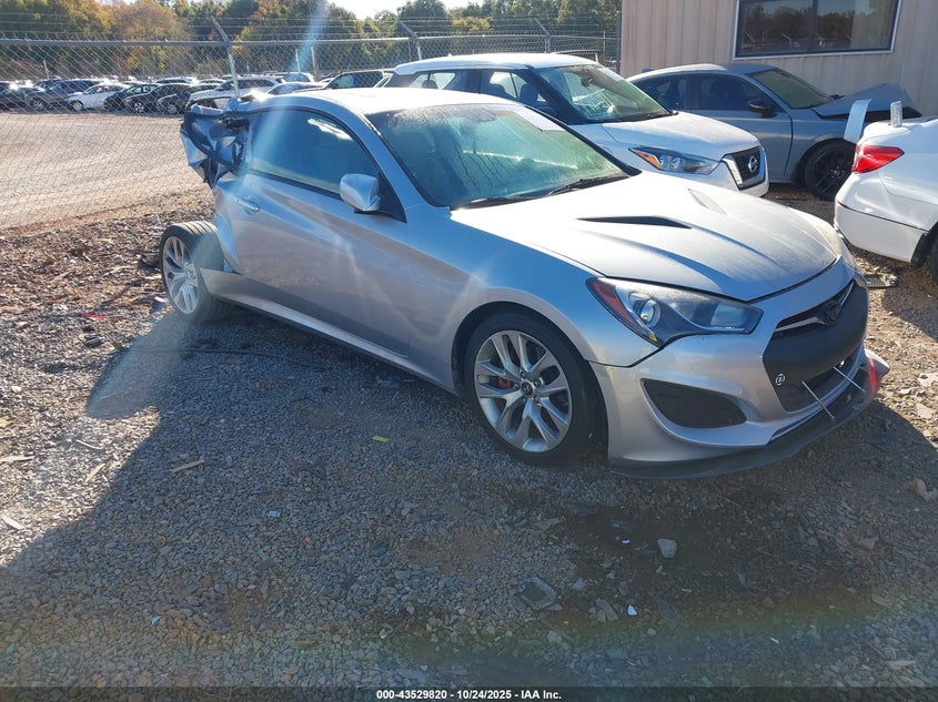 HYUNDAI GENESIS 2.0T PREMIUM