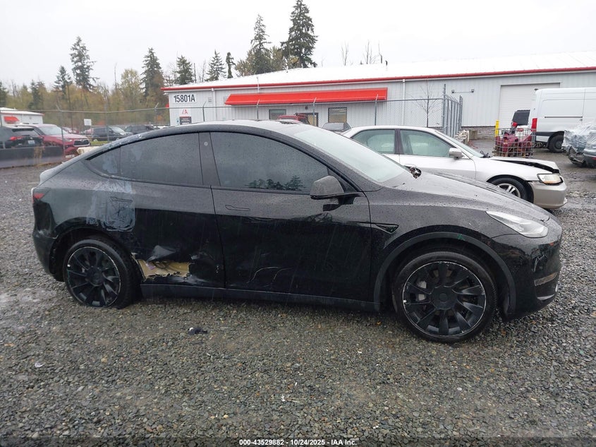 2022 Tesla Model Y Long Range Dual Motor All-Wheel Drive VIN: 7SAYGDEE6NF340050 Lot: 43529882