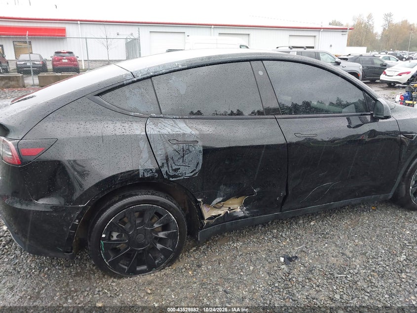 2022 Tesla Model Y Long Range Dual Motor All-Wheel Drive VIN: 7SAYGDEE6NF340050 Lot: 43529882