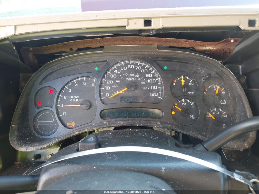 2005 Chevrolet Tahoe Ls VIN: 1GNEC13V85J139215 Lot: 43529886