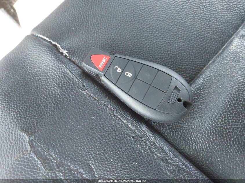 2014 Chrysler Town & Country Touring VIN: 2C4RC1BG0ER270454 Lot: 43529966