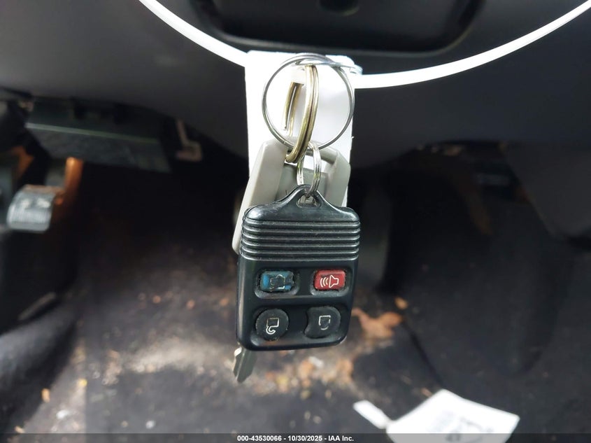 2006 Mercury Grand Marquis Gs VIN: 2MEFM74W66X637201 Lot: 43530066