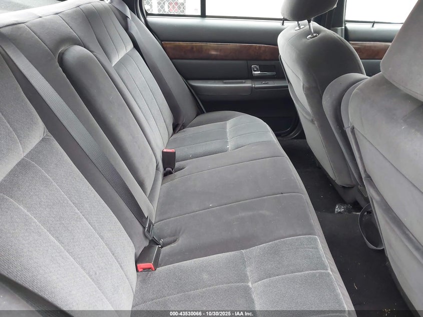 2006 Mercury Grand Marquis Gs VIN: 2MEFM74W66X637201 Lot: 43530066