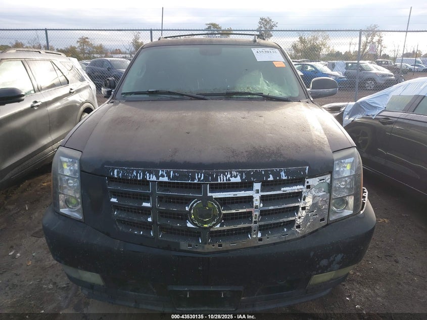 2008 Cadillac Escalade Esv Standard VIN: 1GYFK66828R150715 Lot: 43530135