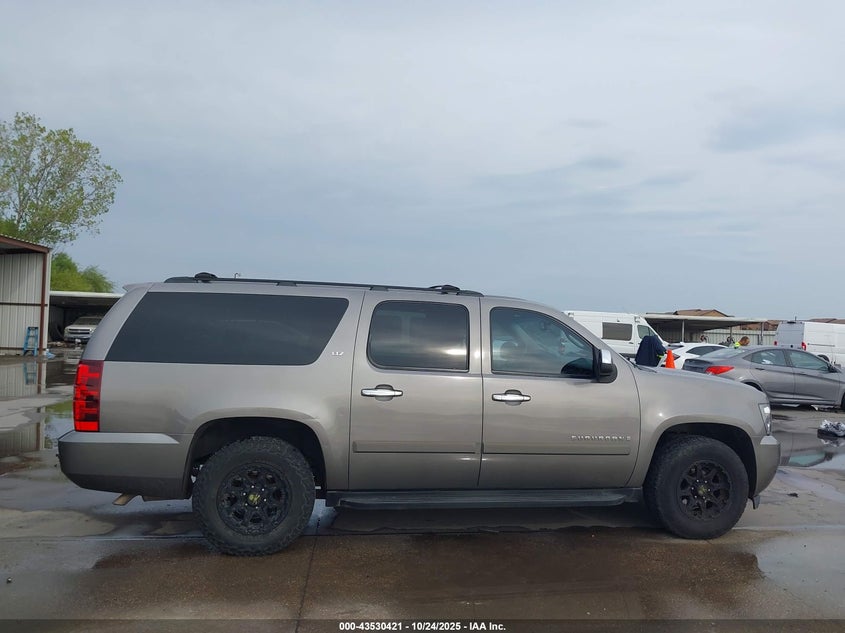 2007 Chevrolet Suburban 1500 Ltz VIN: 3GNFC16017G313988 Lot: 43530421