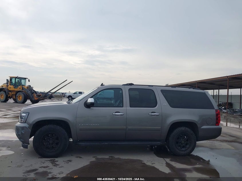 2007 Chevrolet Suburban 1500 Ltz VIN: 3GNFC16017G313988 Lot: 43530421