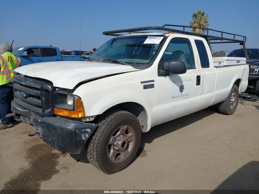 1FTNX20F8YEC33110 2000 FORD F250 photo no. 2
