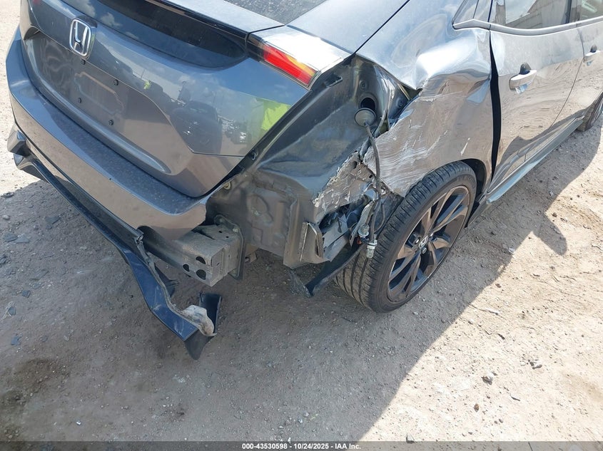 2018 HONDA CIVIC SPORT SHHFK7H45JU239677