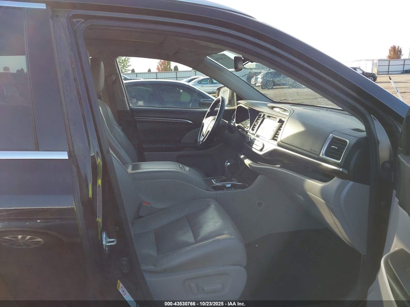 2015 TOYOTA HIGHLANDER HYBRID LIMITED PLATINUM V6 5TDDCRFH1FS009600