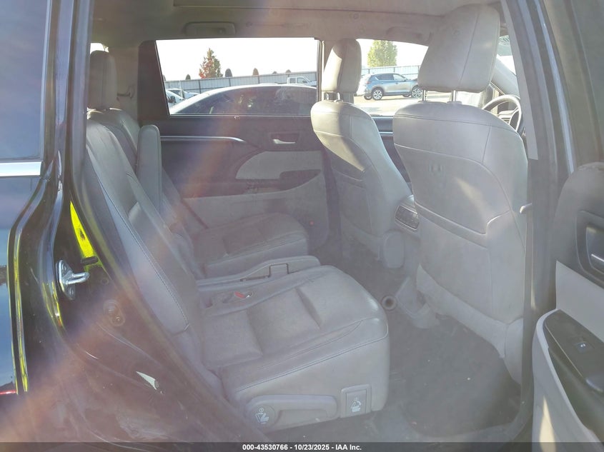 2015 TOYOTA HIGHLANDER HYBRID LIMITED PLATINUM V6 5TDDCRFH1FS009600