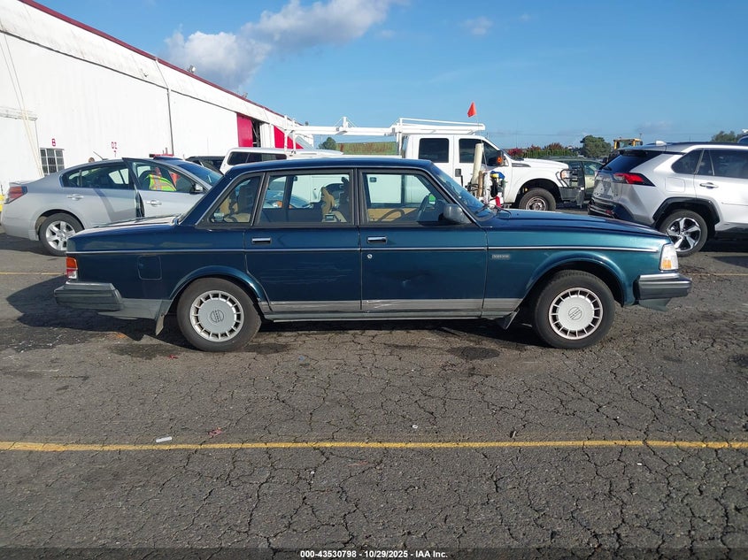 1991 Volvo 240 VIN: YV1AA8842M1453392 Lot: 43530798