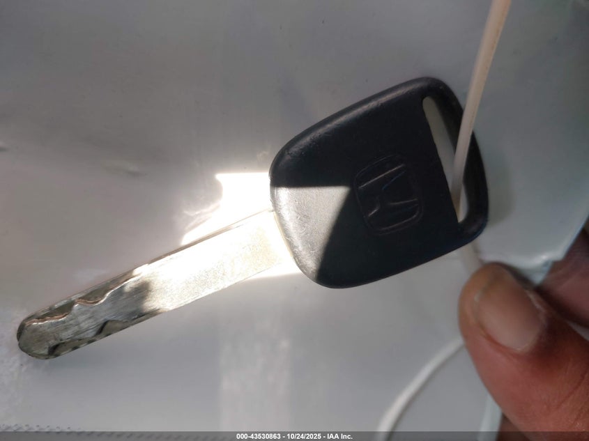 2004 Honda Cr-V Lx VIN: JHLRD68494C002116 Lot: 43530863