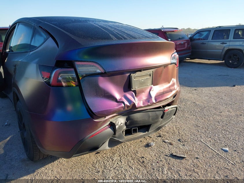 2024 Tesla Model Y Long Range Dual Motor All-Wheel Drive VIN: 7SAYGDEE8RA232743 Lot: 43531014