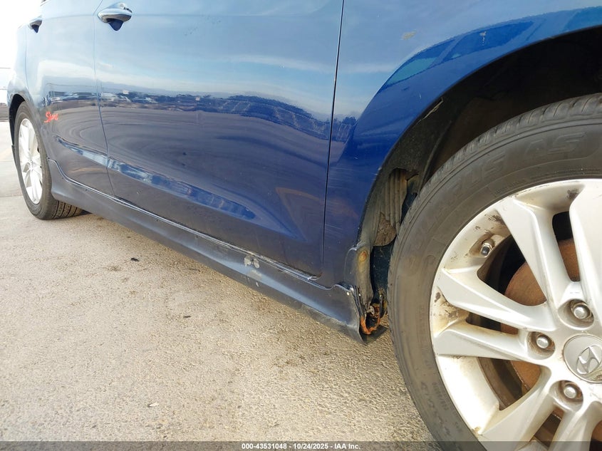 2013 HYUNDAI ELANTRA GT KMHD35LE6DU106556