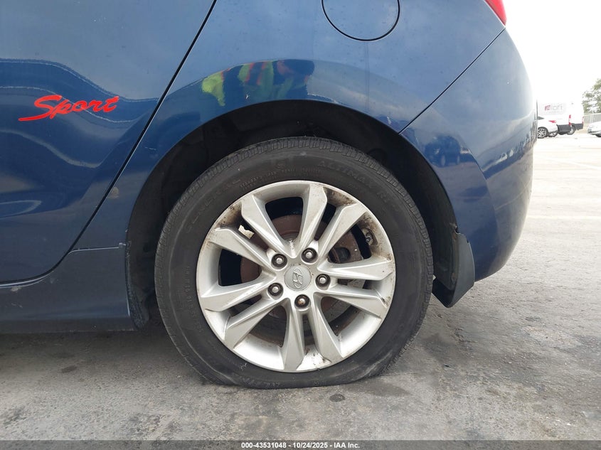 2013 HYUNDAI ELANTRA GT KMHD35LE6DU106556