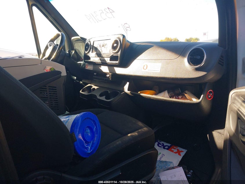 WDYPF4CD6KT014915 2019   photo no. 2
