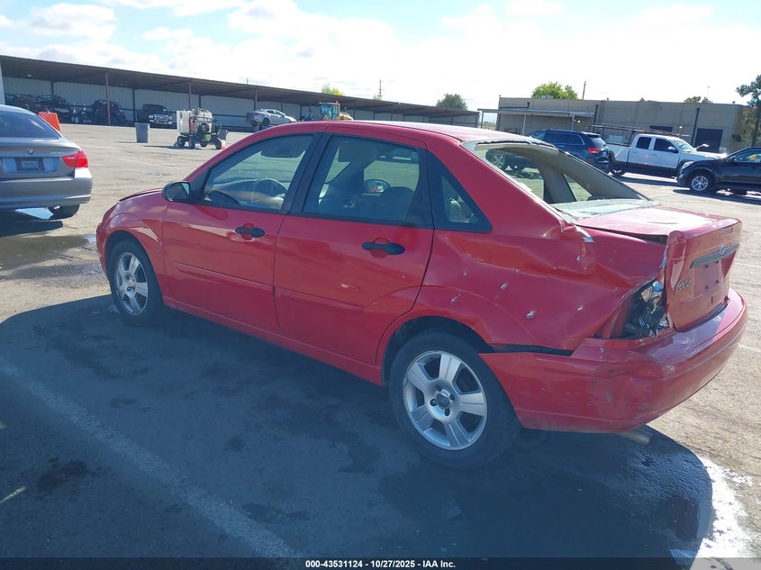 1FAFP34Z23W323554 2003 FORD FOCUS photo no. 3