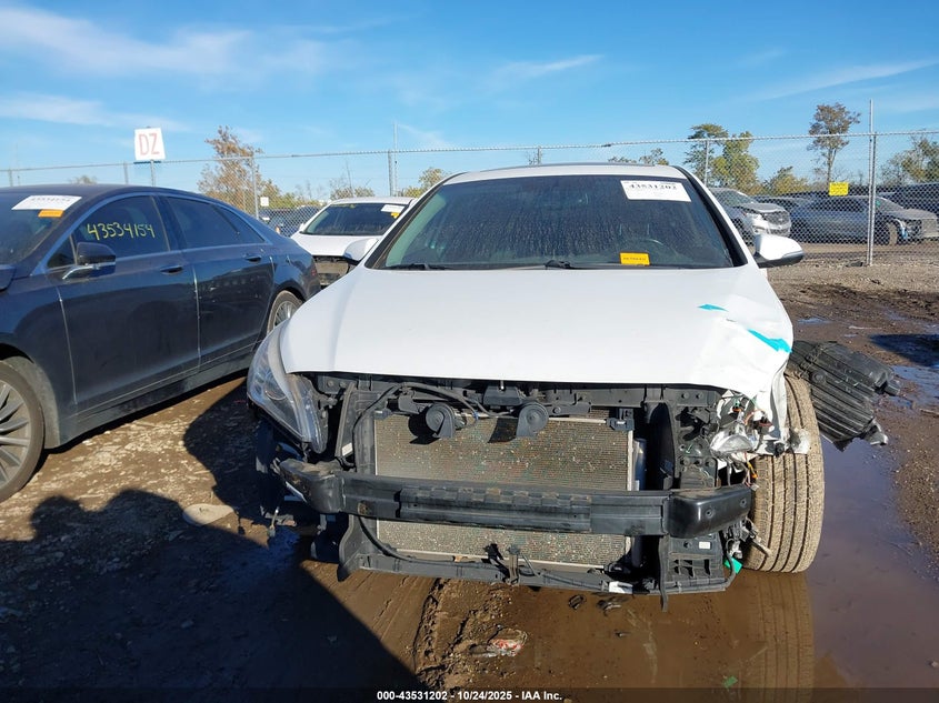 2017 HYUNDAI SONATA SPORT 5NPE34AF9HH586395