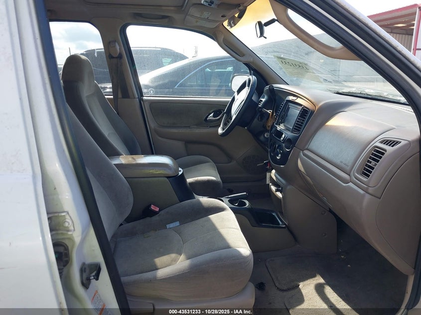 4F2CU08171KM59370 2001 MAZDA TRIBUTE photo no. 5