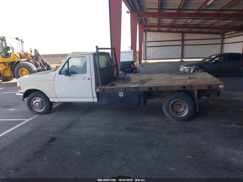 1997 Ford F-350 Chassis Xl VIN: 3FEJF37F6VMA15726 Lot: 43531269