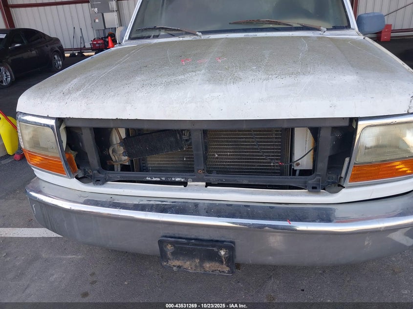 1997 Ford F-350 Chassis Xl VIN: 3FEJF37F6VMA15726 Lot: 43531269
