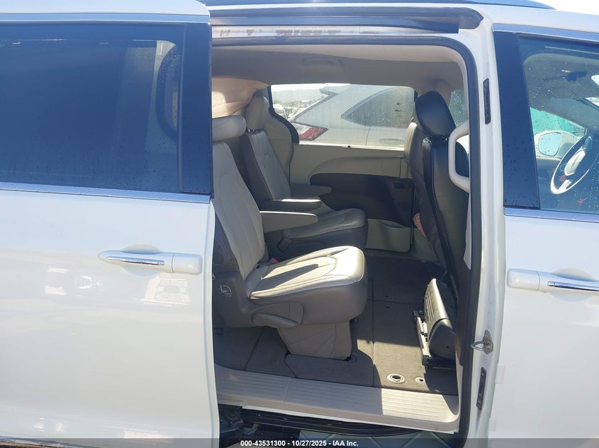 2018 Chrysler Pacifica Touring L VIN: 2C4RC1BG1JR144632 Lot: 43531300