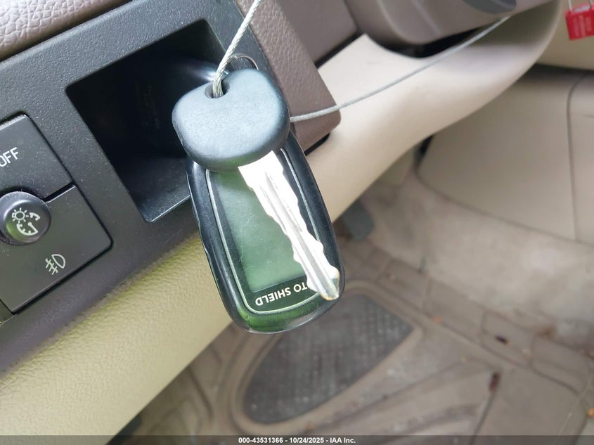 2008 GMC Yukon Slt VIN: 1GKFC13098R204018 Lot: 43531366