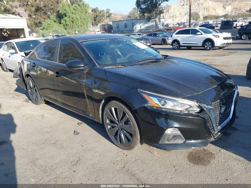 NISSAN ALTIMA SR FWD