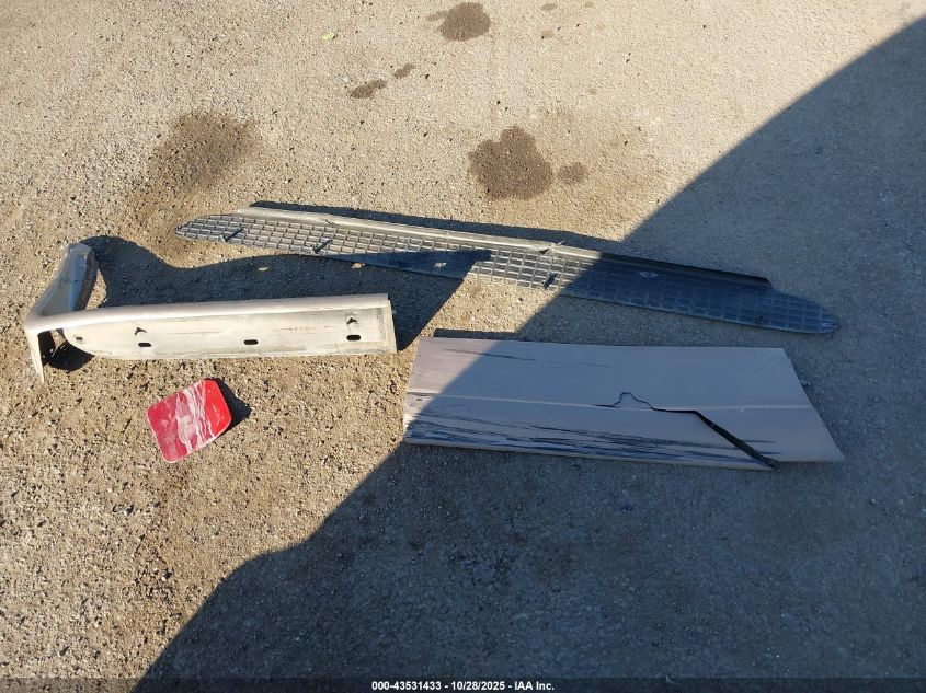 2002 Chevrolet Astro Ls VIN: 1GNDM19XX2B124111 Lot: 43531433