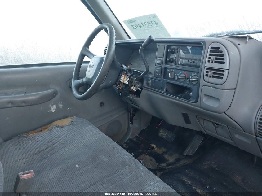 1998 GMC Sierra 1500 Special VIN: 1GTEC14W0WZ505123 Lot: 43531492