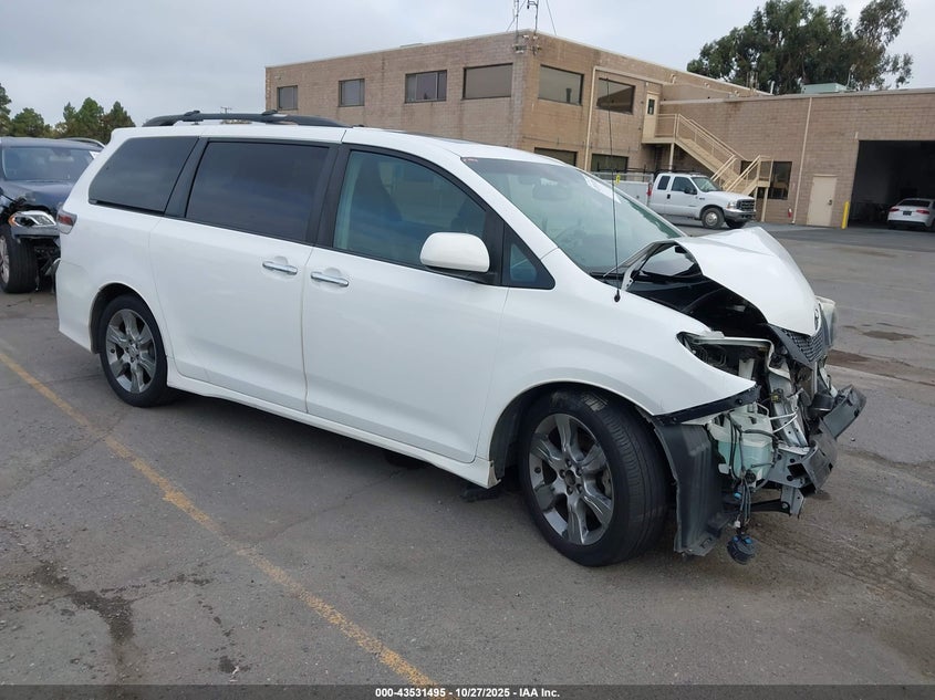 2013 TOYOTA SIENNA SE 8 PASSENGER - 5TDXK3DC3DS344245
