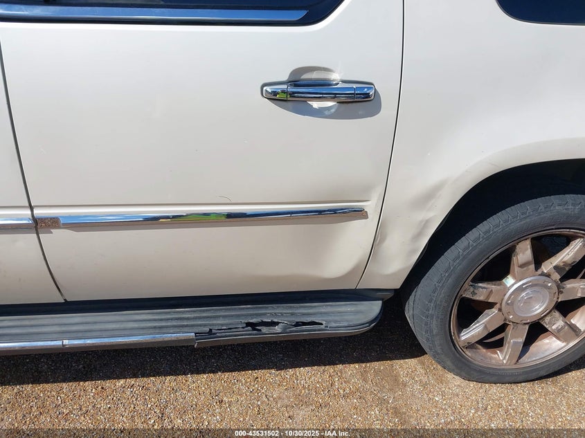 2007 Cadillac Escalade Esv Standard VIN: 1GYFK66897R259221 Lot: 43531502