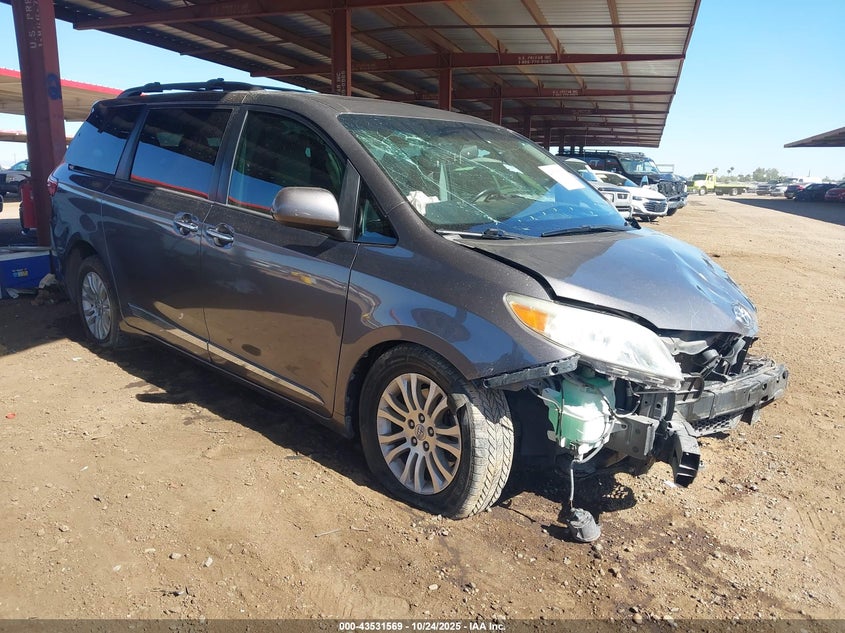 2017 TOYOTA SIENNA XLE 8 PASSENGER - 5TDYZ3DC9HS821492