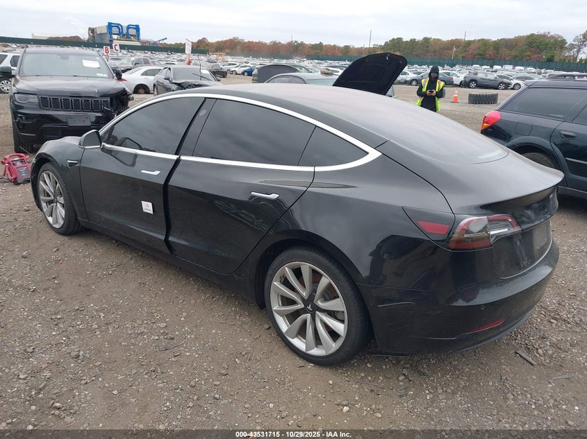 5YJ3E1EB2JF111764 2018 TESLA MODEL 3 photo no. 3