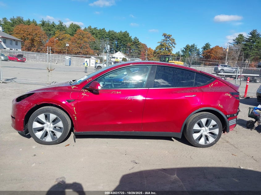 2024 Tesla Model Y Long Range Dual Motor All-Wheel Drive VIN: 7SAYGDEE5RF034978 Lot: 43531723