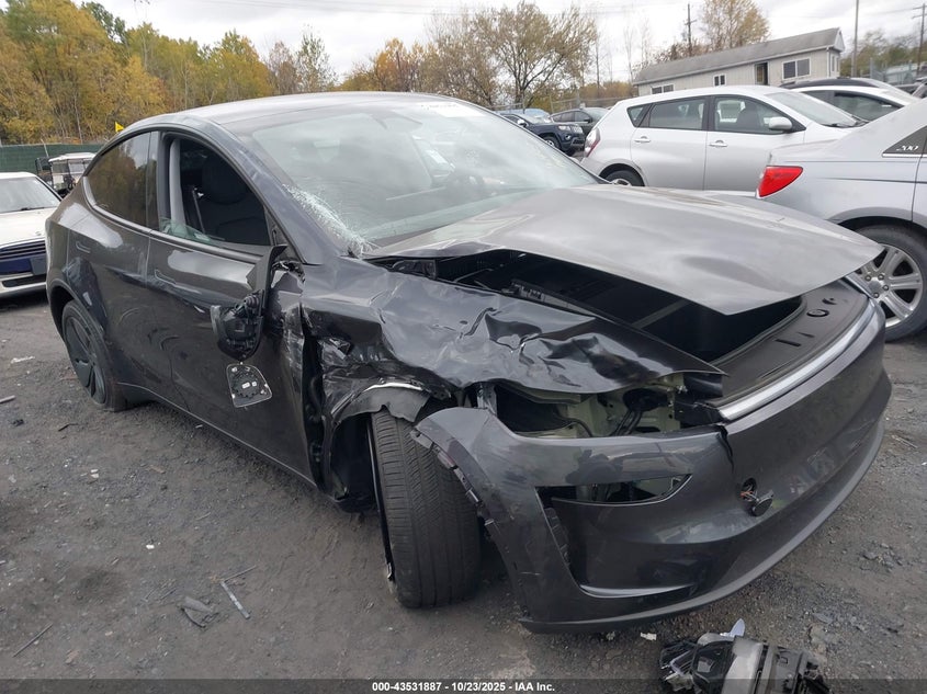 2026 TESLA MODEL Y LONG RANGE DUAL MOTOR ALL-WHEEL DRIVE/LONG RANGE LAUNCH SERIES - 7SAYGDEE4TA476803