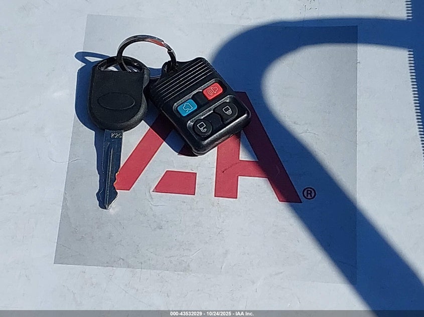 2008 Mercury Grand Marquis Ls VIN: 2MEFM75V68X656601 Lot: 43532029