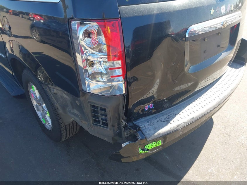 2010 Chrysler Town & Country Touring Plus VIN: 2A4RR8D15AR386818 Lot: 43532068