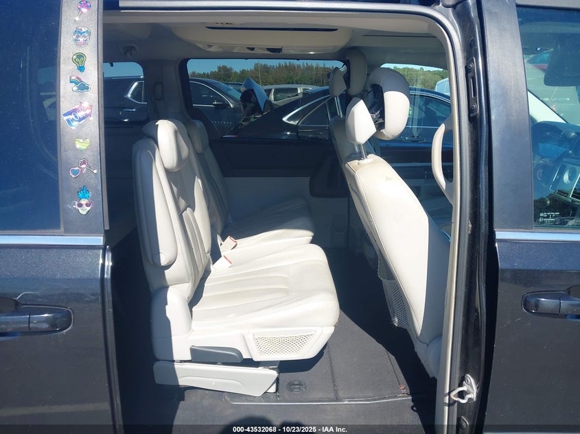 2010 Chrysler Town & Country Touring Plus VIN: 2A4RR8D15AR386818 Lot: 43532068