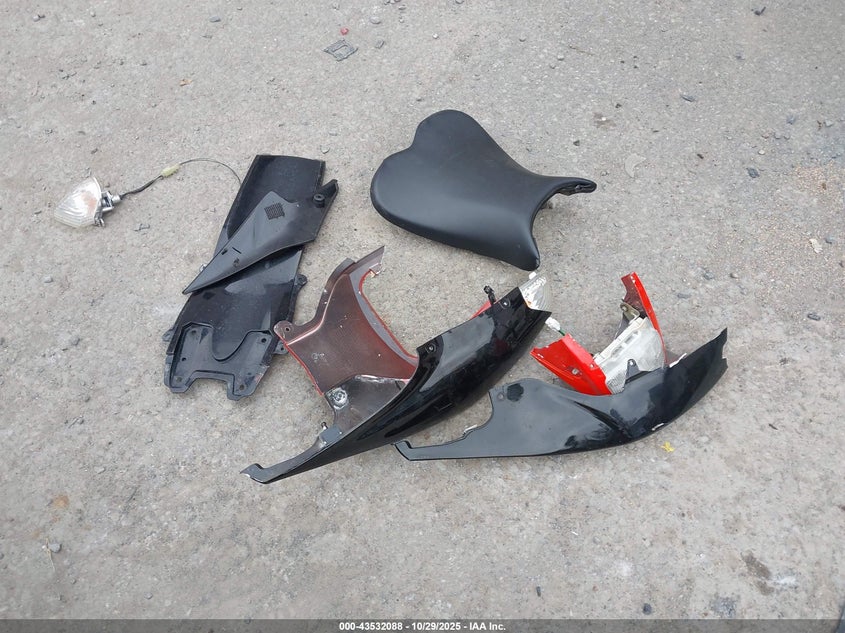 2007 Suzuki Gsx-R600 VIN: JS1GN7DA972108802 Lot: 43532088